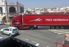 Un camión de gran tonelaje en malasmañanas. De nuevo la mala señalización la “lía” en Alcalá