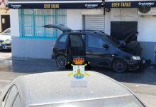 Arde un vehículo en la calle Marchena