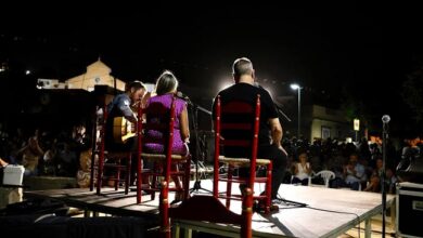 Cultura e identidad local llenaron las calles del barrio del Castillo en la Noche de San Miguel
