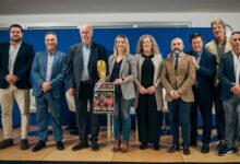 Alcalá de Guadaíra instala 14 desfribiladores y dos mupis en espacios deportivos