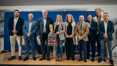 Alcalá de Guadaíra instala 14 desfribiladores y dos mupis en espacios deportivos