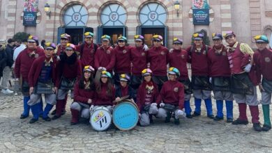 “A toda máquina” terceros en el carnaval de Cádiz.
