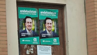 El PP de Alcalá de Guadaira denuncia el incumplimiento de la ordenanza municipal de publicidad por parte del candidato a la presidencia a la Junta de Andalucía , Chistopher Rivas.