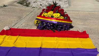 Izquierda Alcalareña denuncia ante la Fiscalía el incumplimiento de la Ley de Memoria Democrática en Alcalá de Guadaíra