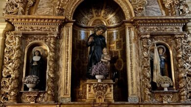 La capilla salesiana recupera el retablo de San Juan Bosco.