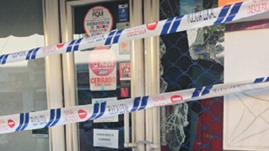 La Policía Local de Alcalá de Guadaíra detiene a dos personas tras el robo sufrido esta madrugada en una tienda de informática del centro