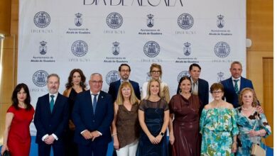 Alcalá celebra su día grande distinguiendo a diez referentes de la ciudad