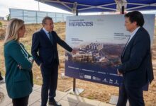 Javier Fernández visita las obras de las 84 VPO de alquiler que se construyen en Alcalá de Guadaíra con financiación de la Diputación de Sevilla