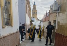 Vecinos de la zona del Castillo y la calle San Miguel frenan un corte masivo de luz a familias vulnerables y exigen soluciones urgentes al Ayuntamiento